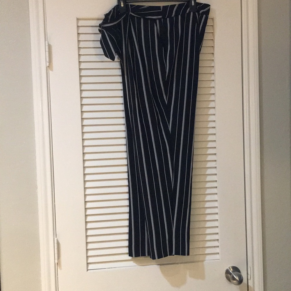 Black and White Ankle Pants (slacks)